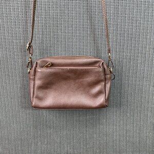 Brown Crossbody Shoulder Bag With Gold Zipper Accents & Striped Interior